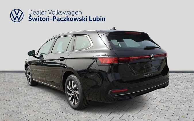 Volkswagen Passat cena 193200 przebieg: 7, rok produkcji 2024 z Płońsk małe 92